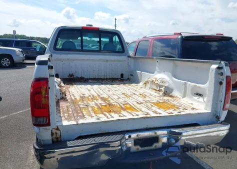 1998 Ford F-250 Lariat/Standard/Xl/Xlt from USA, damaged, VIN 1FTPF28W3WNA47665